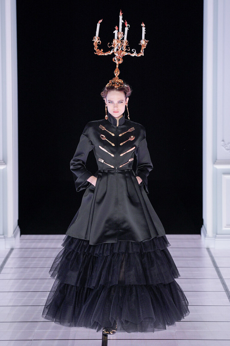 Показ Moschino
